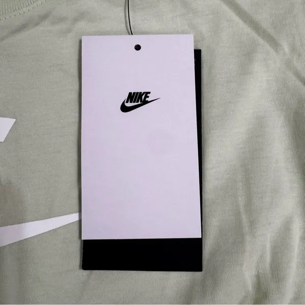 Nike Women’s Short Sleeve T-Shirt - Image 7