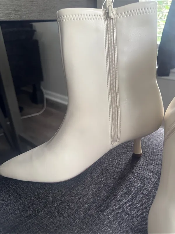 A New Day Women's Lonnie Kitten Heel Stretch Ankle Boots size 8 - WHITE - Image 2
