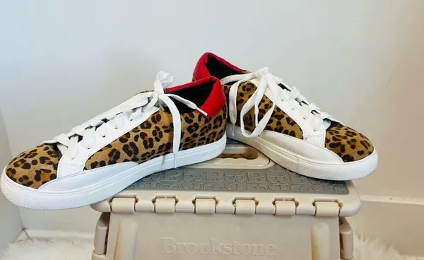 Nature Breeze Low Top Leopard Print Sneakers size 7 red - Image 6