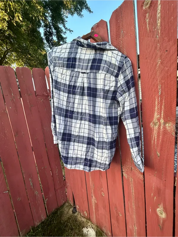 American Eagle Boyfriend fit Blue and White Plaid Button-Up Shirt - size large - Image 10