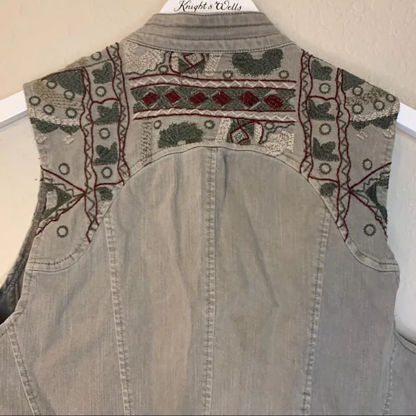 BKE Outerwear womens brown embroidered zip up pocket motorcycle vest size L - Image 4