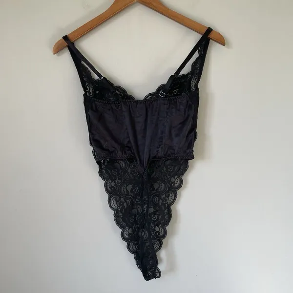 Vintage Victoria's Secret Lingerie One Piece Black Lace Underwire Bra Womens 36C - Image 2