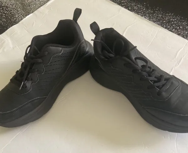 Black faux leather sneakers size: 8 - Image 6