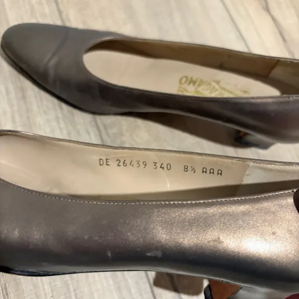 Salvatore Ferragamo Vintage Block‎ Heel Pump Bronze Metallic Size 8.5 AAA - Image 6