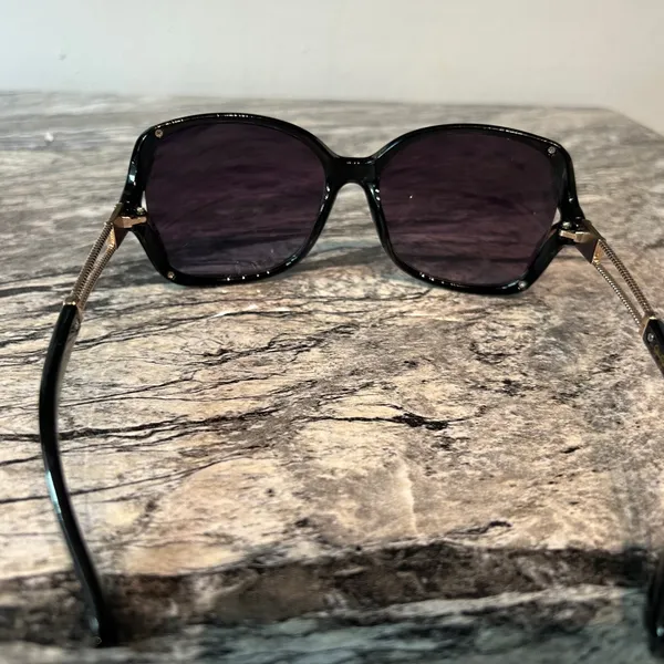 Jessica Simpson Elegant Black and Gold Sunglasses with Hard Case NWOT - Image 7