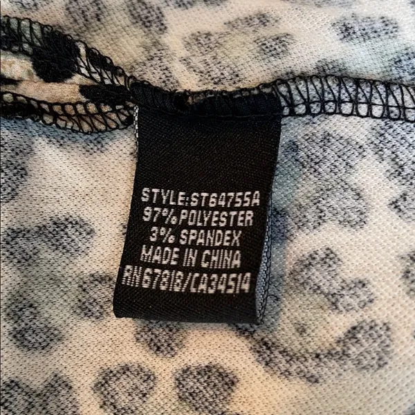 NWOT Jules & Leopold tan with green & black leopard spots the neck top - Image 6