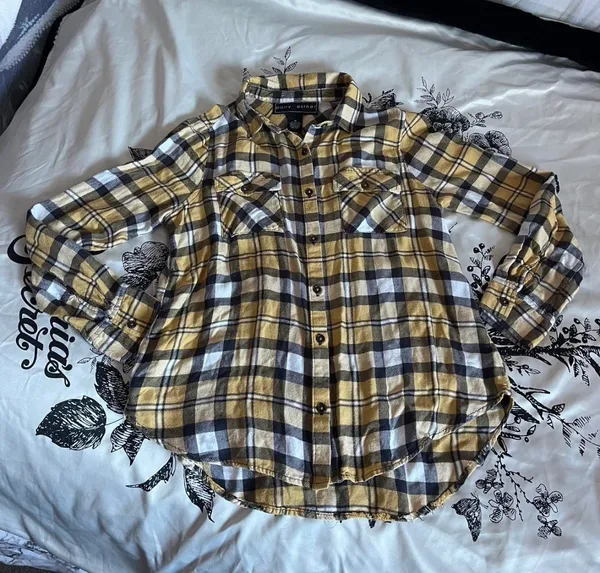 Polly & Esther Y2K plaid button-up flannel shirt - Image 4