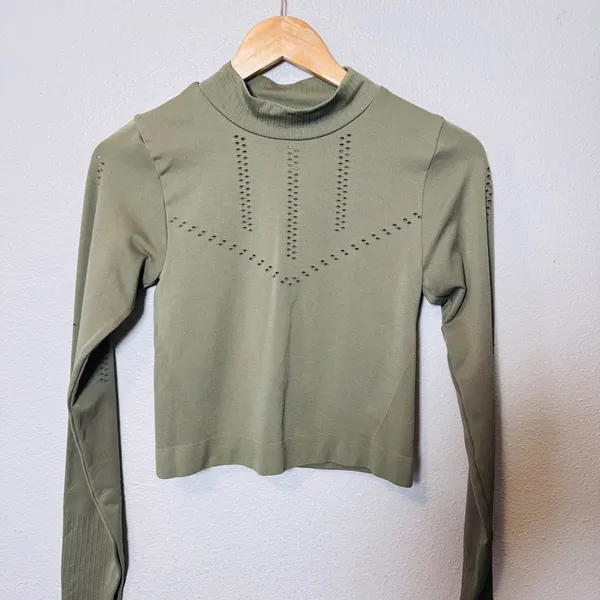 Old‎ Navy Go Dry Seamless Mock Neck Cropped Long Sleeve Athletic Top Women M - Image 4
