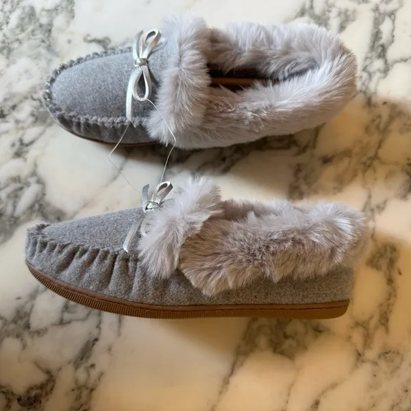 NWT J.Crew womens faux shearling grey moccasin slipper size 8 sold out! - Image 10