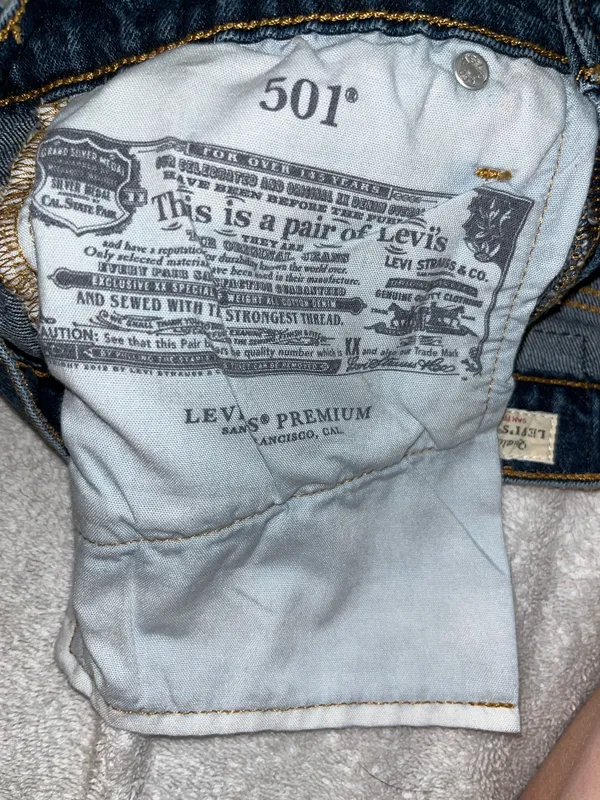 Levi’s 501 Shorts - Image 6