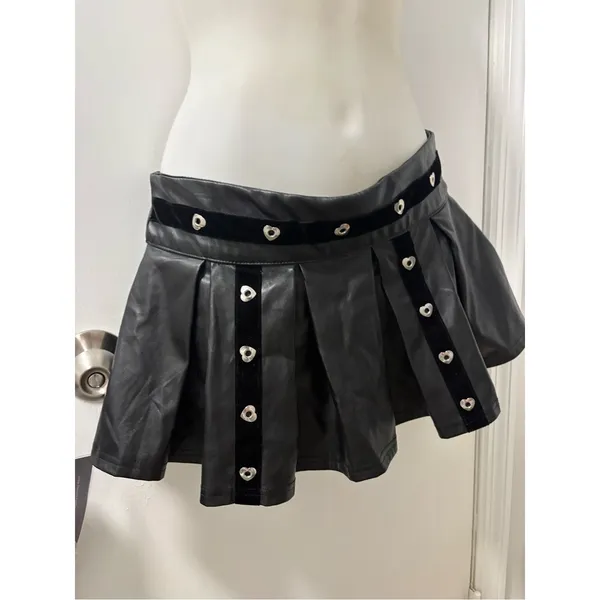 Y2K goth heart mini skirt Black Size L - Image 2