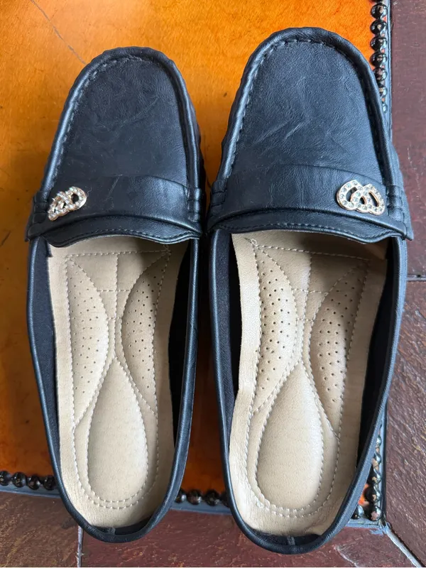 Black Women's Slip-On Loafers with Heart Rhinestone Accent - Image 5