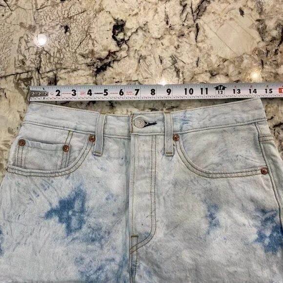 Levi’s 501 Original Fit High Rise Women’s‎ Shorts size 27 - Image 7
