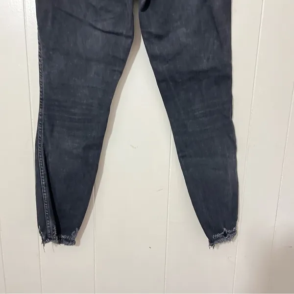 Good American Good Curve Crop Skinny Jeans Raw Hem Size 8/29 - Image 9
