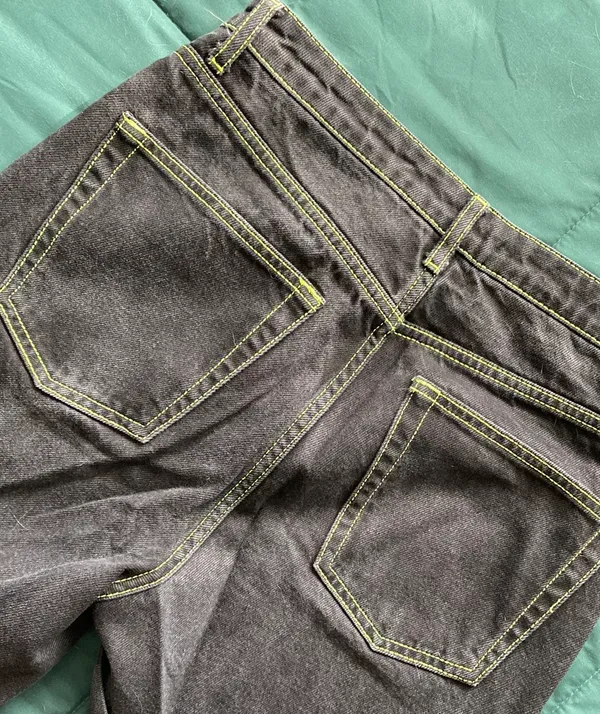 Contrast Stitch Mom Jeans - Image 4