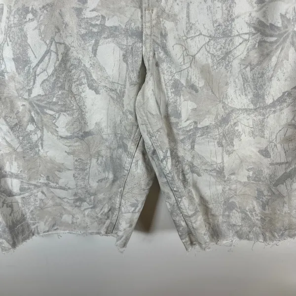 Hollister Low-Rise Baggy Camo Shorts Grey‎ White Leaf Print Frayed Hem Sz 4R W27 - Image 3