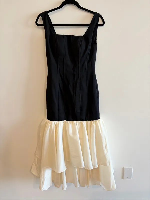 NWT Black and White/Cream Formal Midi Dress Size 4 - Image 3