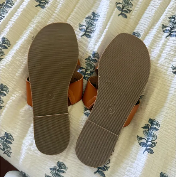 Universal Threads Sandals Women’s - Image 2