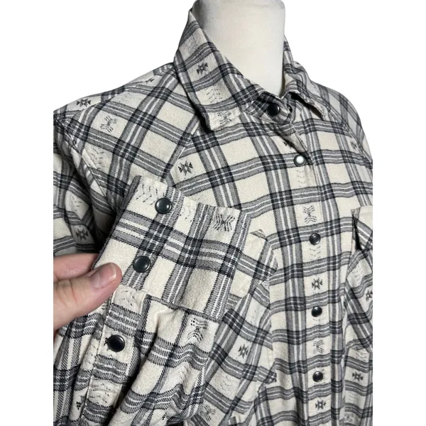 XIRENA Women’s Western Style Snap Front Plaid Flannel Shacket Top - Image 4