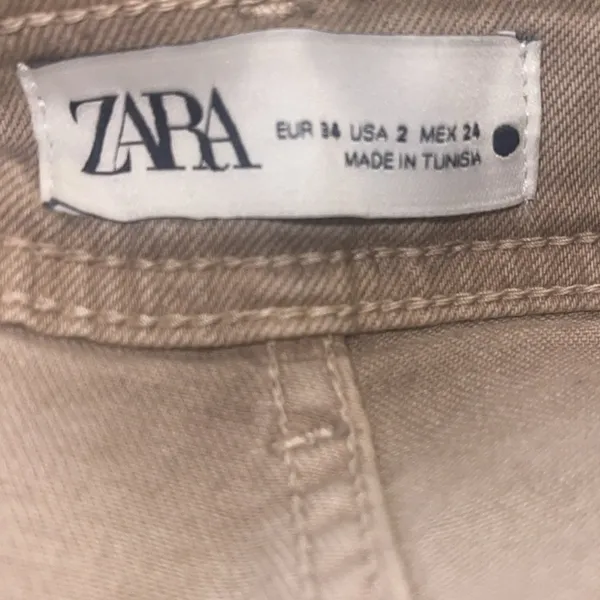 ZARA Wide Leg, Raw Hem Jeans Size 2 - Image 4