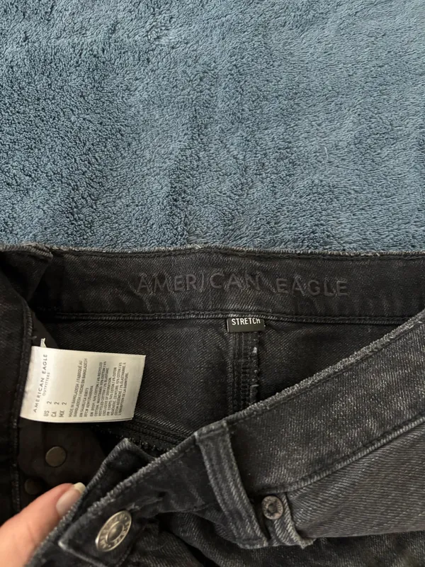 American Eagle Highest Rise 90s Boyfriend Shorts - Image 4