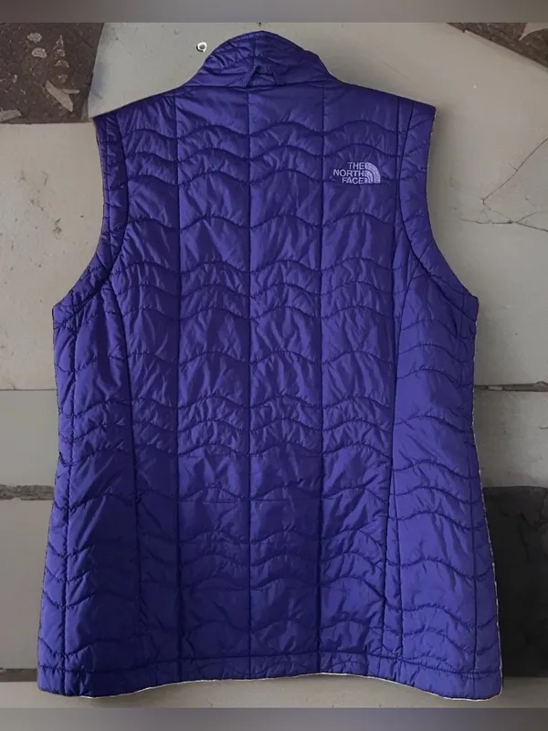 The North Face Thermoball Puffer Vest Women’s Quilted Full Zip Sz S Outdoors Ski - Image 2