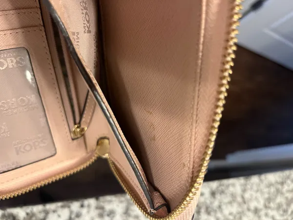 Michael Kors Wallet Wristlet - Image 6