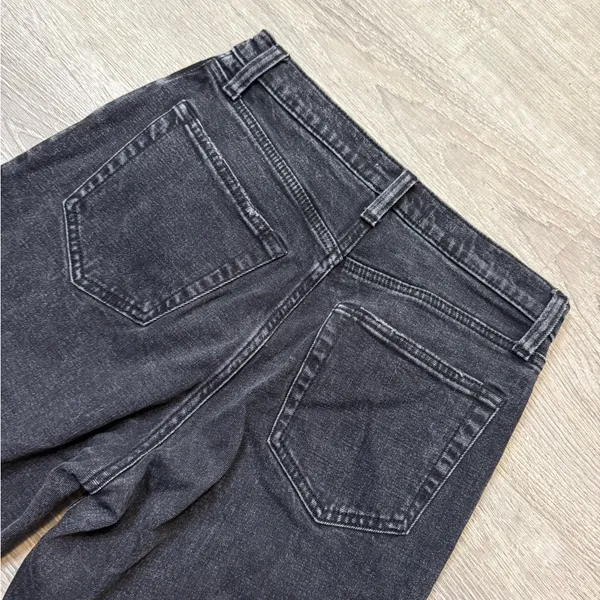 •Abercrombie & Fitch• The Ankle Straight Ultra High Rise Jeans - Image 3