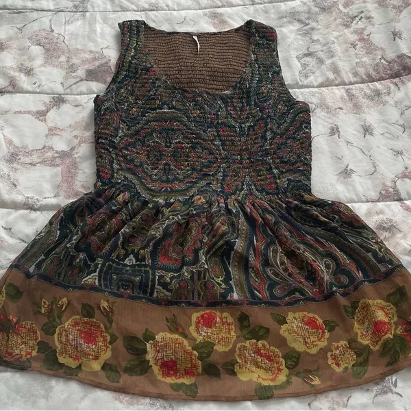 Free People brown floral smocked fit & flare lined blouse, size XS bohemian - Image 10