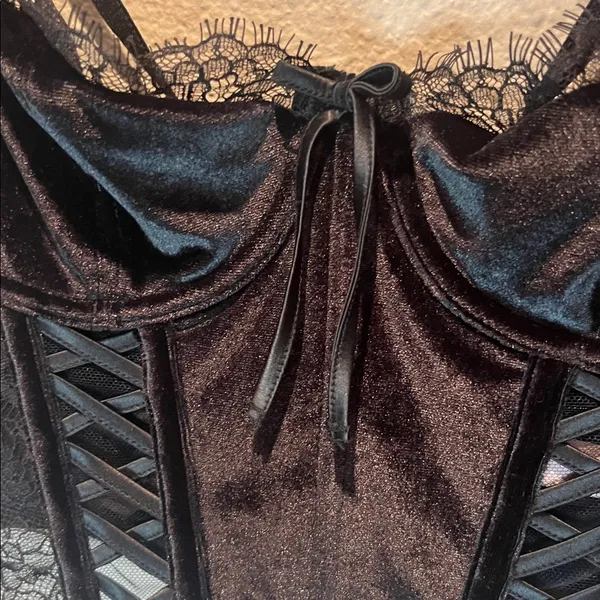 Victoria’s Secret Dream Angels Black Corset Bra Velvet Velour Small Black Goth - Image 3