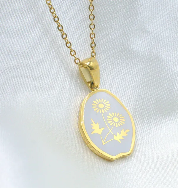 Daisy Flowers Irregular Pendant Necklace Gold - Image 4