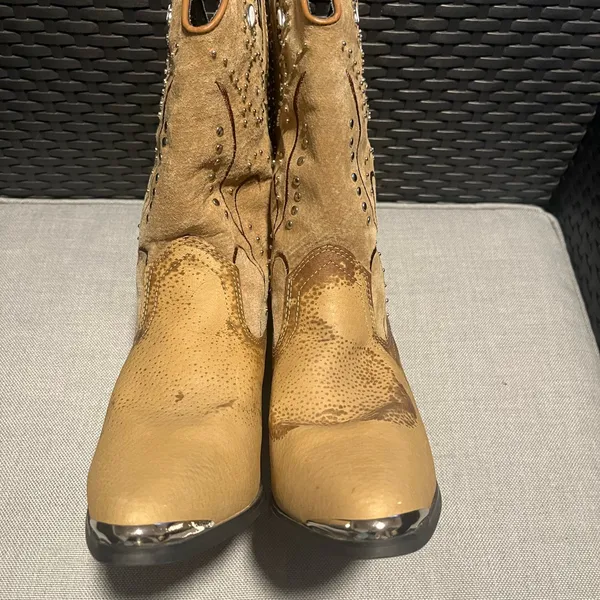 Dingo Tan Studded Western Cowboy Boots 9.5 - Image 9