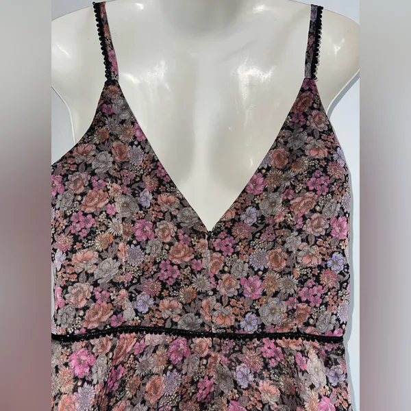 DB Studio Floral V-Neck Sleeveless Dress - Image 6