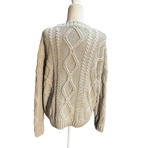White Fox Oversized Cable Knit Sweater Gray/Cream Slouchy Cozy Fit Size S/M - Image 4