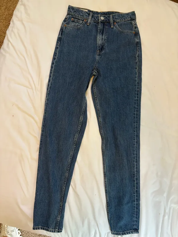 Gap women’s high rise mom jeans size 0 / 25 TALL - Image 2