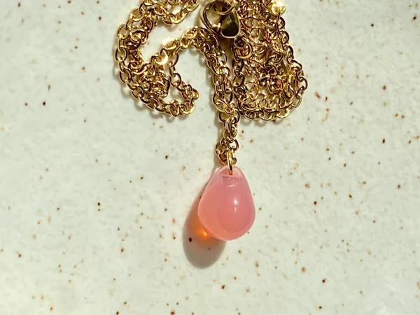 Handmade pink teardrop Czech glass simple minimalist gold chain necklace🩷 - Image 4