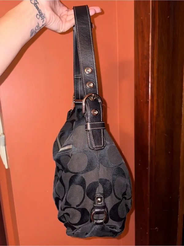 Coach Black Signature Canvas Shoulder Bag - Image 2