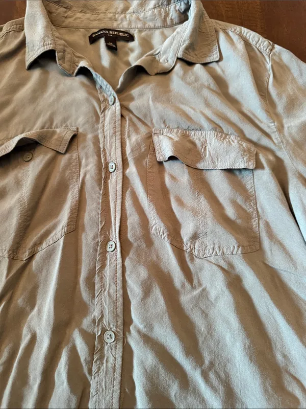 Banana Republic Women's Button-Down Shirt in Grayish Green - Image 4