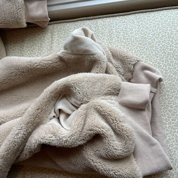 NWOT Chuncky Fleece 1/4 Zip Hoodie size S cream/light tan - Image 10
