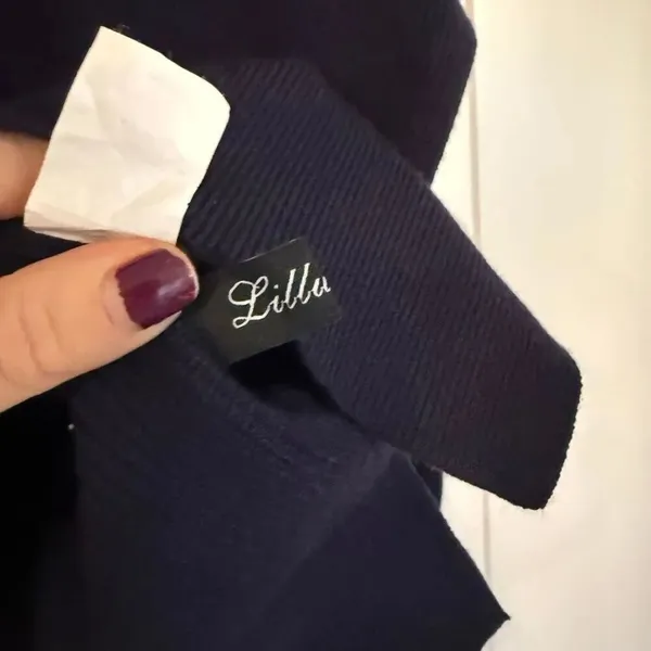 Lillusory navy quarter zip oversized sweater large - Image 4