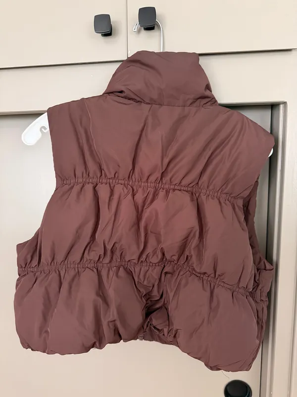 H&M Puffer Vest Cropped - Image 3