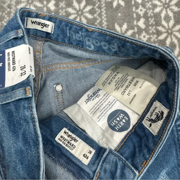 NWT WRANGLER Westward‎ 626 High Rise Bootcut Paisley Print Indigood Size 26 x 32 - Image 9