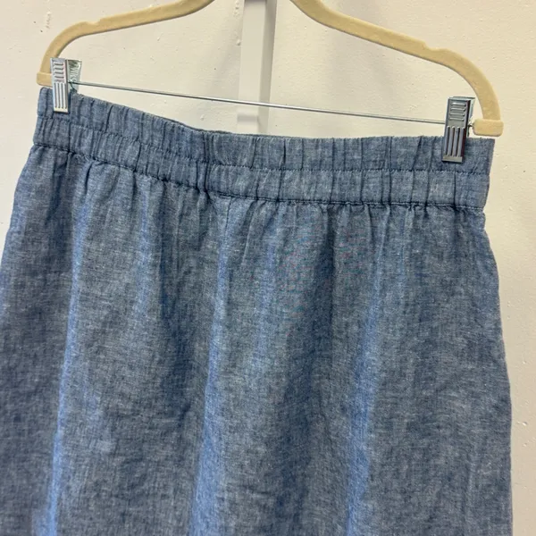 LOFT Outlet Blue Linen Blend Chambray Mini Skirt Elastic Back Pockets Size Med - Image 4