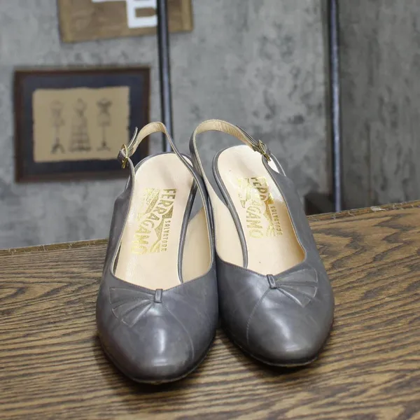 Salvatore Ferragamo Womens Vintage Leather Heels Pumps 1678aad86b2e96 Gray 7.5AA - Image 3
