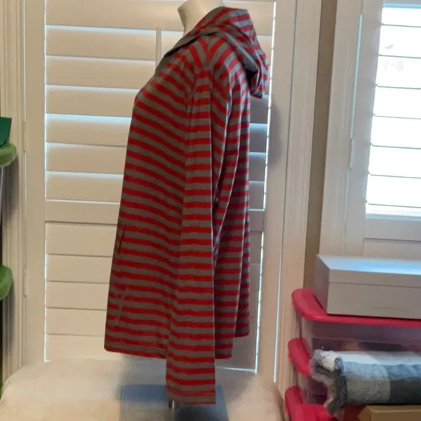 American Rag Red and Gray Striped Hoodie - Image 4