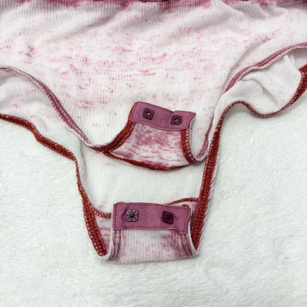 FREE PEOPLE Cozy Girl Bodysuit T-Shirt Faded Burgundy Pink Winding Road‎ Size S - Image 8