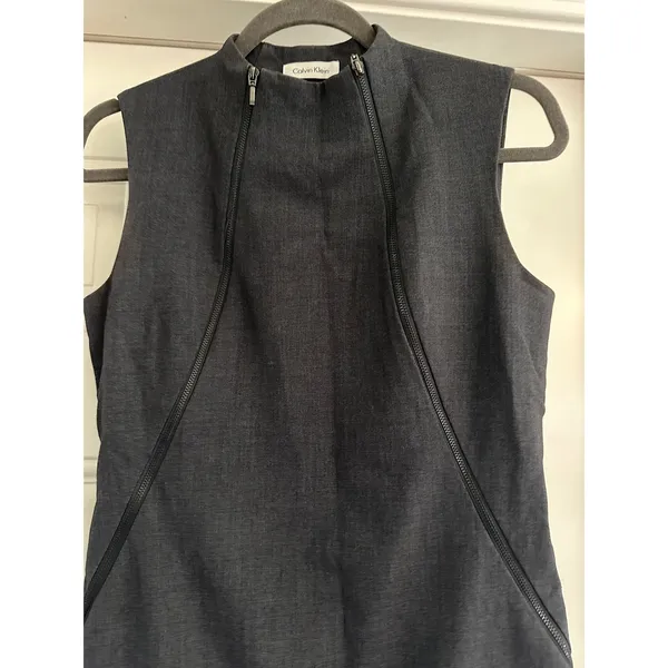 Calvin Klein Grey Mock Neck Sheath Dress - Diagonal Zip‎ Accents - Size 6 - Image 2