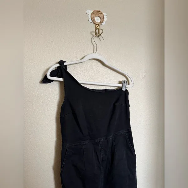 Free People Denim One-Shoulder‎ Flare Jumpsuit Sz Large in Black - Image 2
