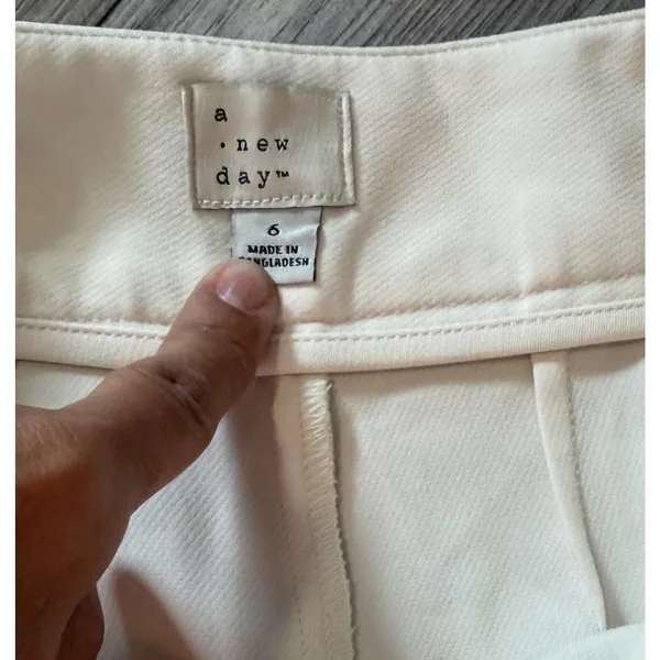 A New Day Women’s Shorts 6 White/ Ivory Stretch High Rise Dress Shorts NWT - Image 3