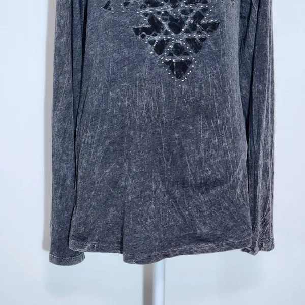 Daytrip Black Mineral Washed Tee with Metal Stud Detail Size Large - Image 4